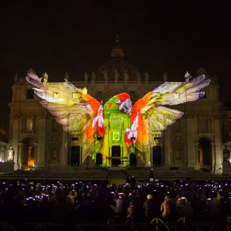 Qui mieux que la société Obscura pouvait choisir l'actuel Vatican en vue de réaliser son dernier Son et Lumières en hommage à Gaïa ?