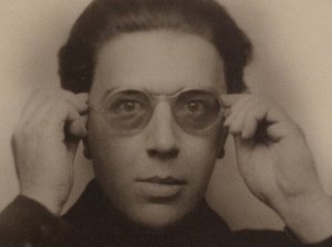 800px-andre25cc2581_breton