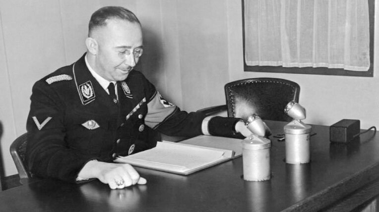 himmler-desk-afp