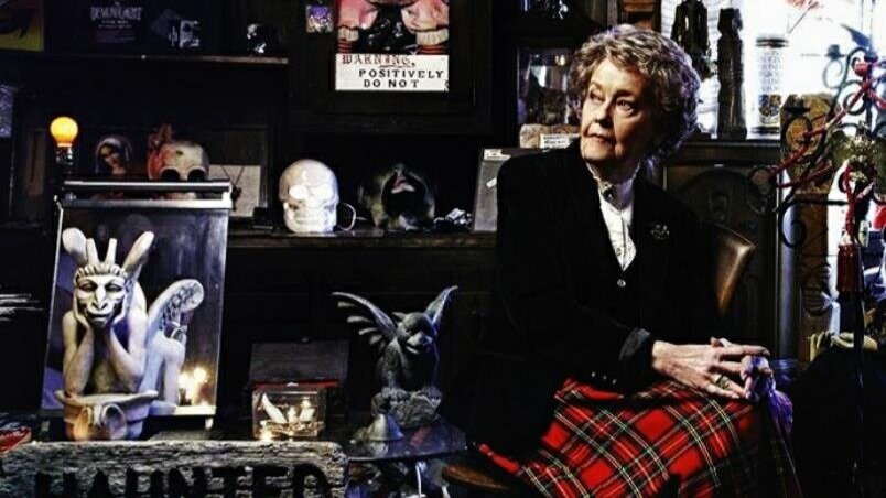 Lorraine Warren, une voyante autoproclamée qui dirige le Musée occulte des Warrens.